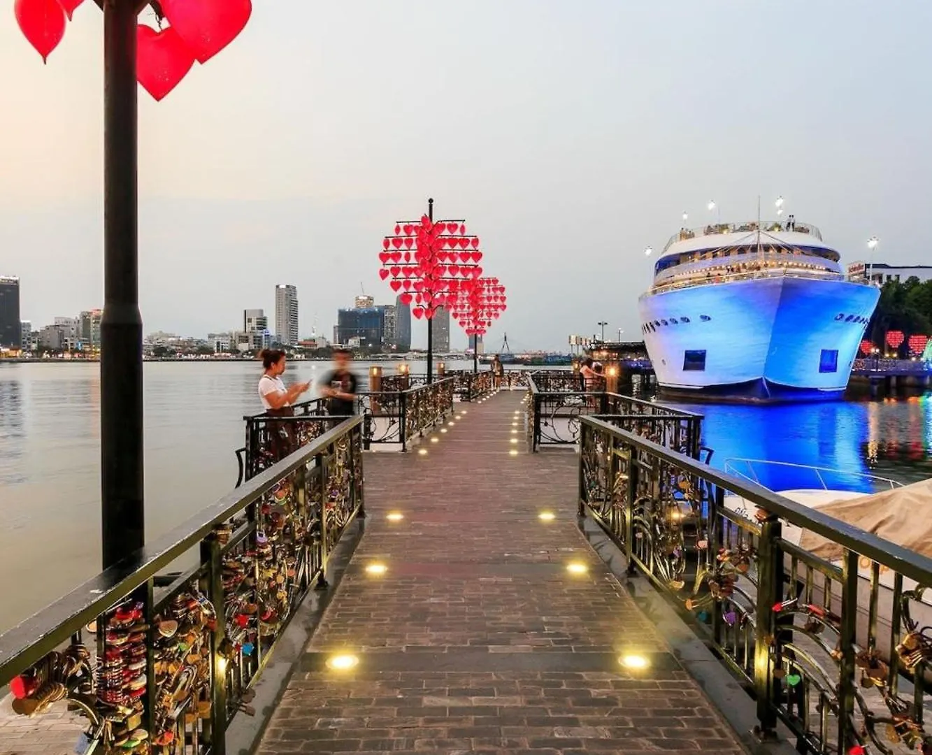 Hotel Sunshine Beach House - Center Of The Beach Da Nang