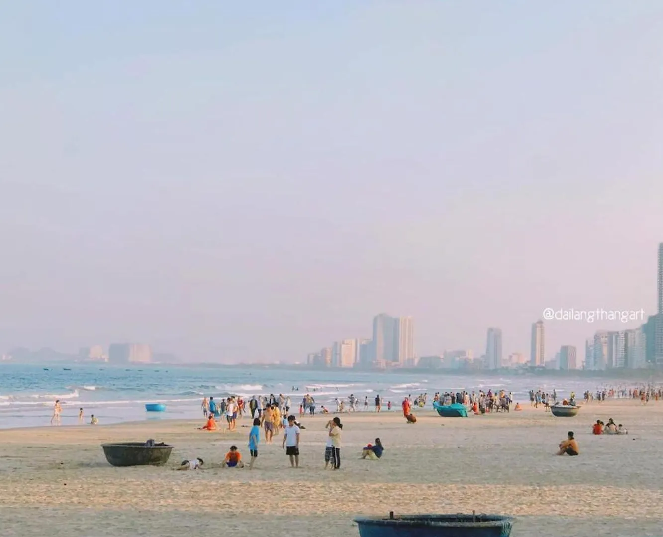 Sunshine Beach House - Center Of The Beach Da Nang 2*,