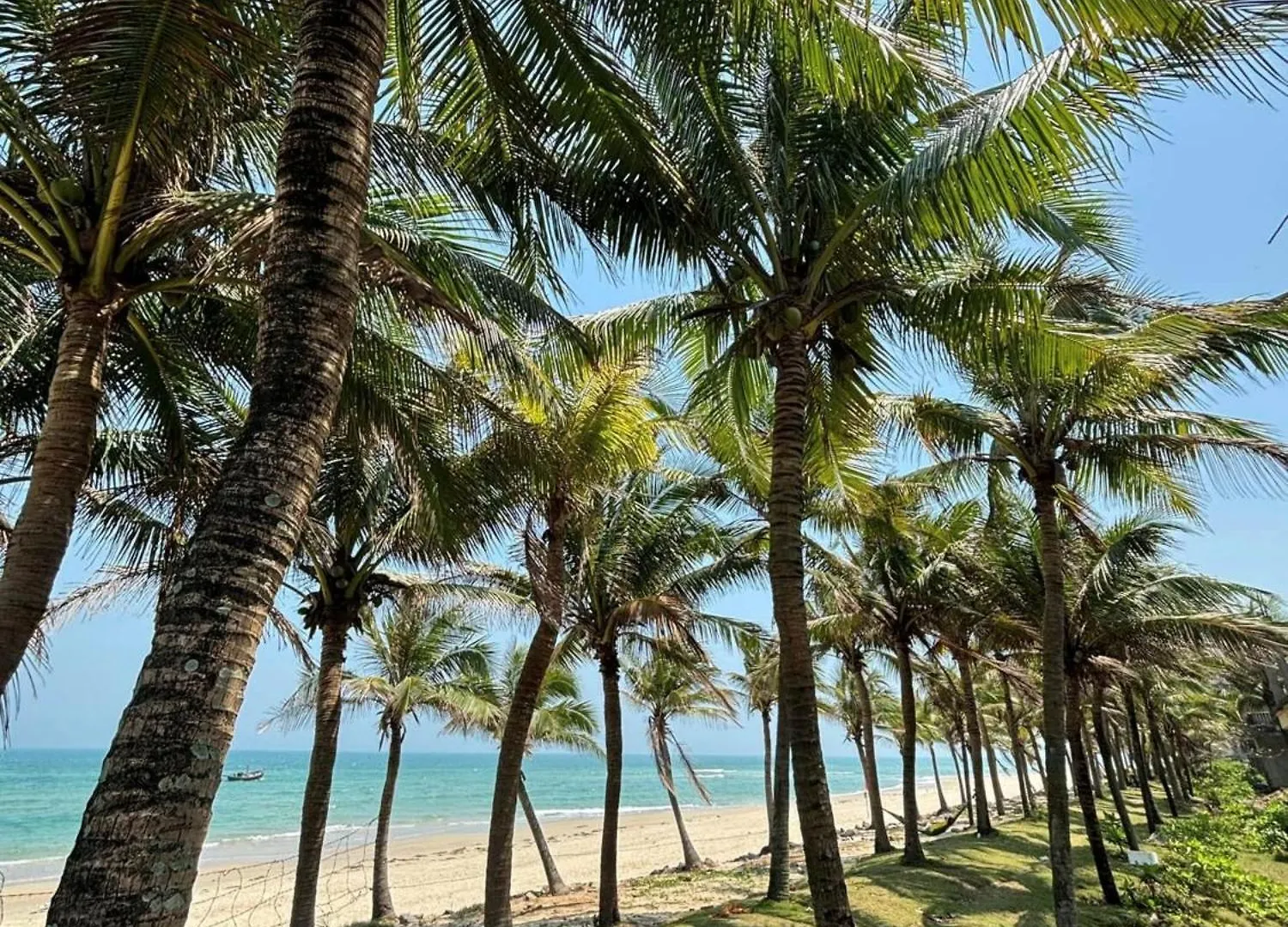 Sunshine Beach House - Center Of The Beach Da Nang 2*,