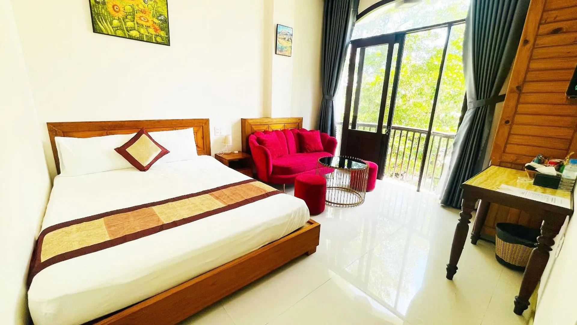 Hotel Sunshine Beach House - Center Of The Beach Da Nang